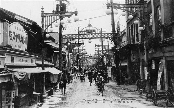 被轰炸之前的广岛街头。